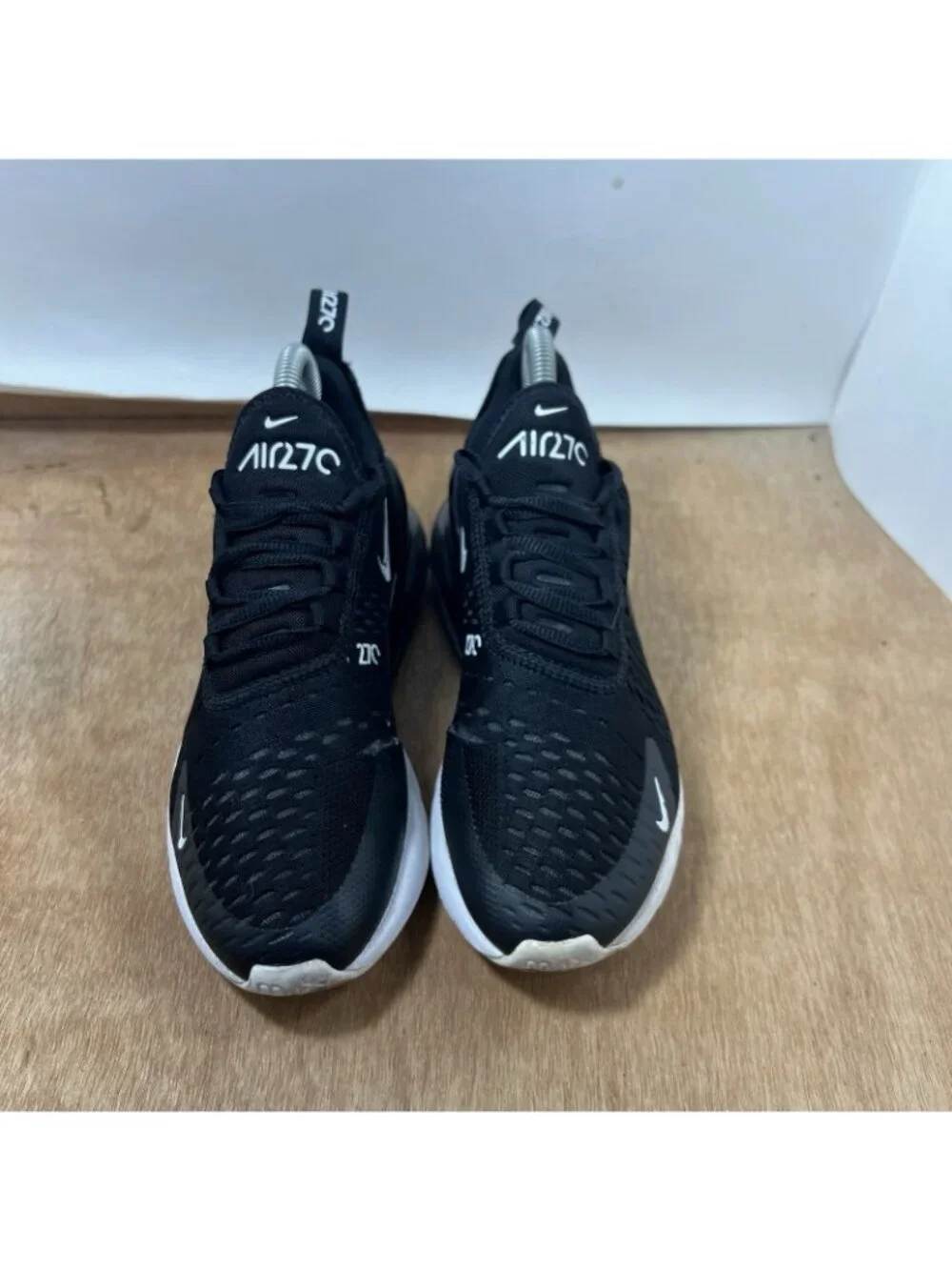 Nike Air Max 270 Black White Women Size 7 Running Shoe AH6789-001